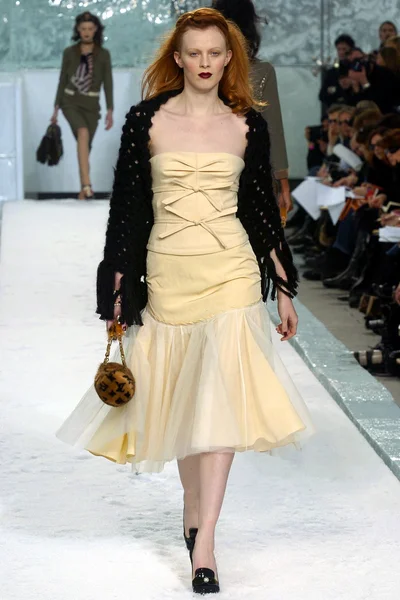 Look 30
